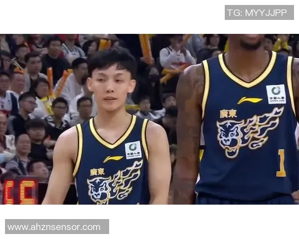 广东队与江苏南钢激战四月五日争夺篮球赛季重要胜利