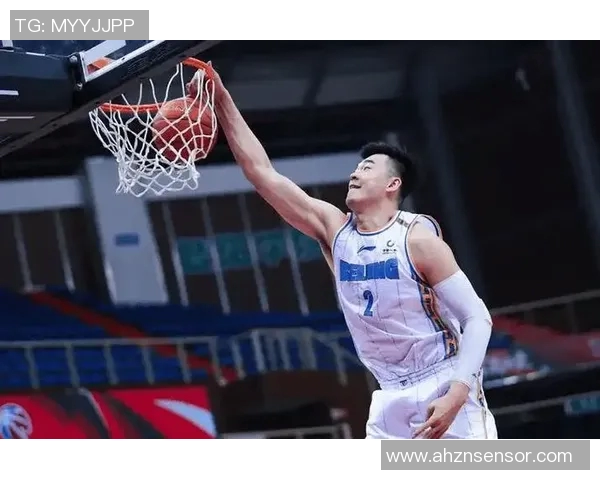 李慕豪：从篮球新星到职业生涯的辉煌蜕变之路