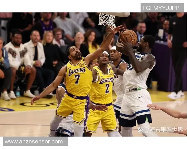 森林里与湖人之间的较量探秘篮球与自然的奇妙交融 森林里与湖人之间的较量探秘篮球与自然的奇妙交融