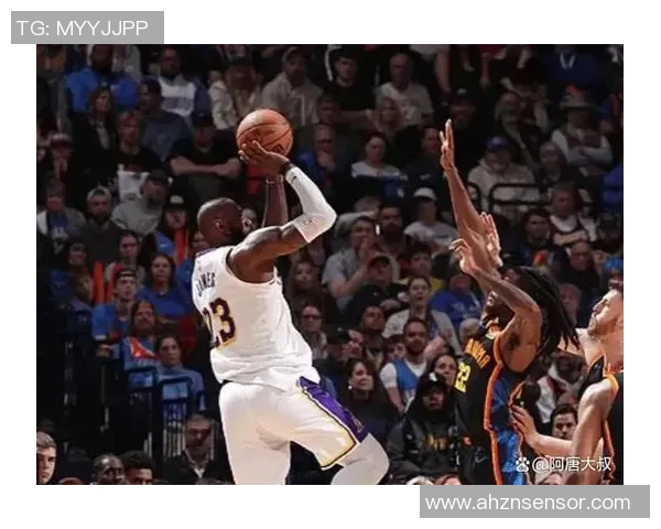 湖人对阵雷霆精彩中文录像回放全场比赛亮点与精彩瞬间分析 湖人对阵雷霆精彩中文录像回放全场比赛亮点与精彩瞬间分析