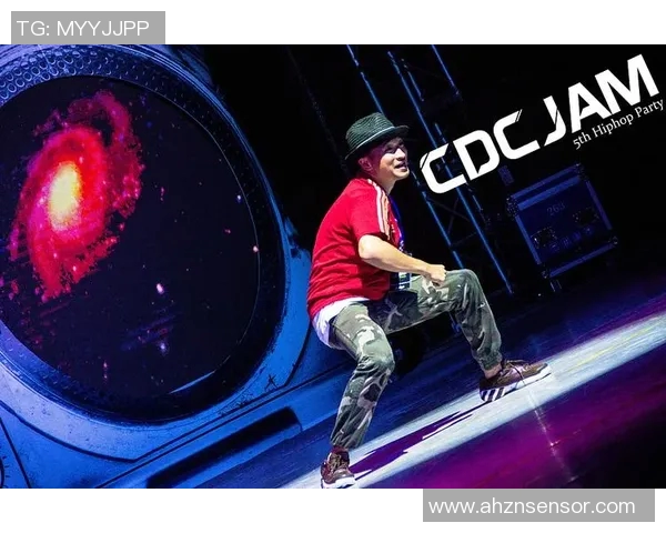 重庆攀岩队在世界街舞大赛中以60分高居积分榜首位