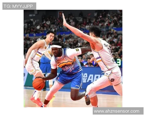 2019年CBA季后赛广厦对阵新疆的精彩对决回顾与分析