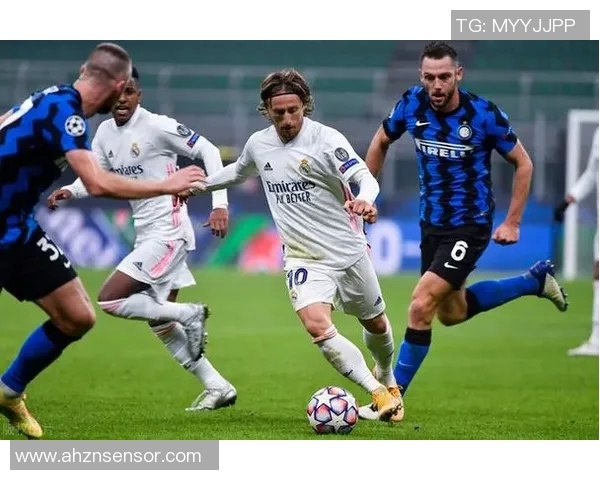 久保建英在国际赛场上的精彩表现引发球迷热议与期待