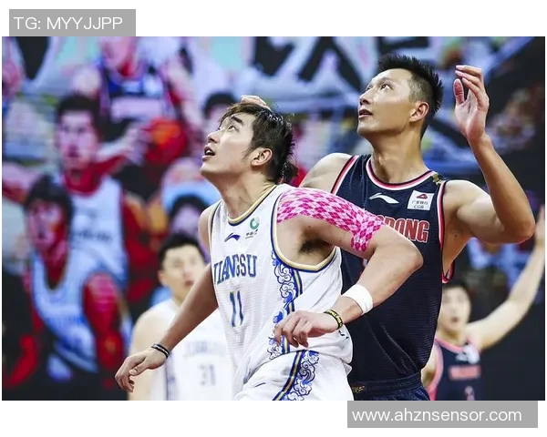 吴冠希在篮球赛场上的崛起与挑战展现了新时代运动员的拼搏精神与团队合作的重要性