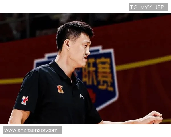 周鹏：从篮球场上的拼搏者到生活中的励志榜样之路