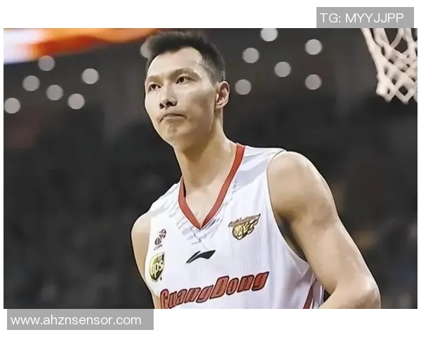 易建联:从篮球场的传奇到中国体育的象征,如何影响年轻一代的成长与梦想 易建联:从篮球场的传奇到中国体育的象征,如何影响年轻一代的成长与梦想